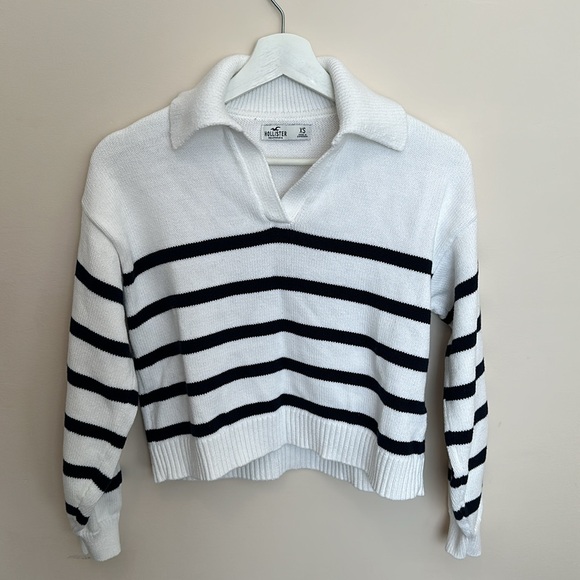 HOLLISTER | White and Navy Striped Easy Polo Collar Sweater - Picture 11 of 11